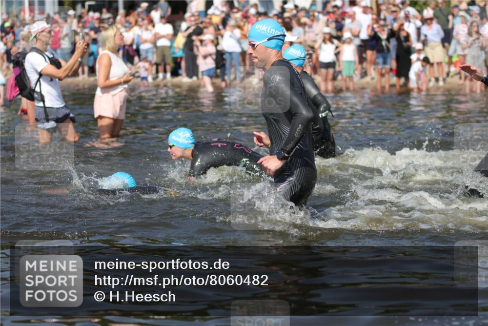 22.06.2025 - Viking Triathlon H.Heesch http://msf.ph/oto/8060482 22.06.2025 10:02:33 Schwimmen 78, 103, 114, 180, 188, 189, 193, 265, 283, 297, 513, 520, 532, 546, 549 meine-sportfotos.de