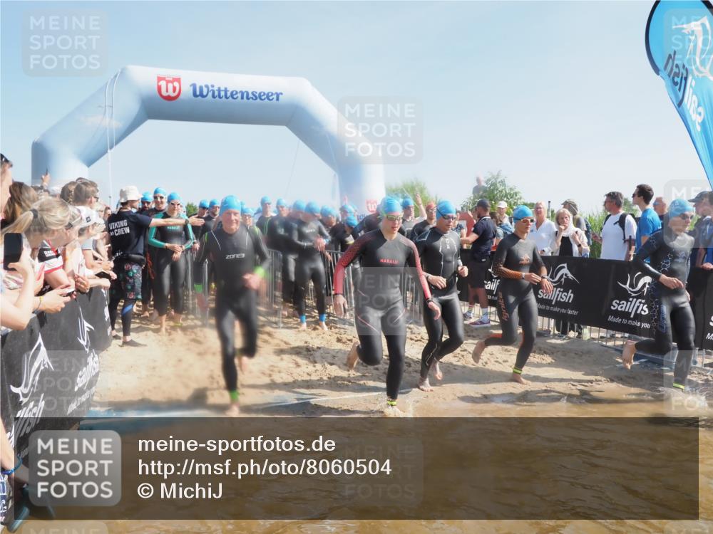 22.06.2025 - Viking Triathlon MichiJ http://msf.ph/oto/8060504 22.06.2025 10:05:52 Schwimmen 68, 128, 135, 194, 211, 275, 379, 397, 441, 442, 465, 517, 530, 633, 653 meine-sportfotos.de