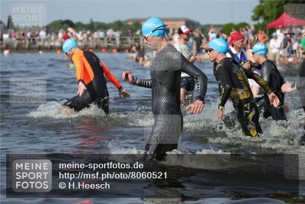 22.06.2025 - Viking Triathlon H.Heesch http://msf.ph/oto/8060521 22.06.2025 10:02:35 Schwimmen 114, 161, 188, 189, 193, 264, 297, 366, 427, 429, 513, 520, 532, 546, 549 meine-sportfotos.de