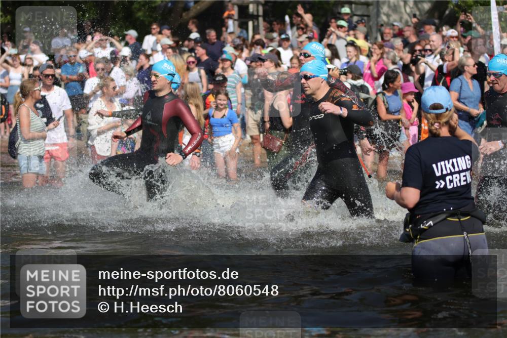 22.06.2025 - Viking Triathlon H.Heesch http://msf.ph/oto/8060548 22.06.2025 10:02:41 Schwimmen 98, 114, 161, 193, 264, 297, 323, 366, 427, 429, 430, 486, 513, 546, 552 meine-sportfotos.de