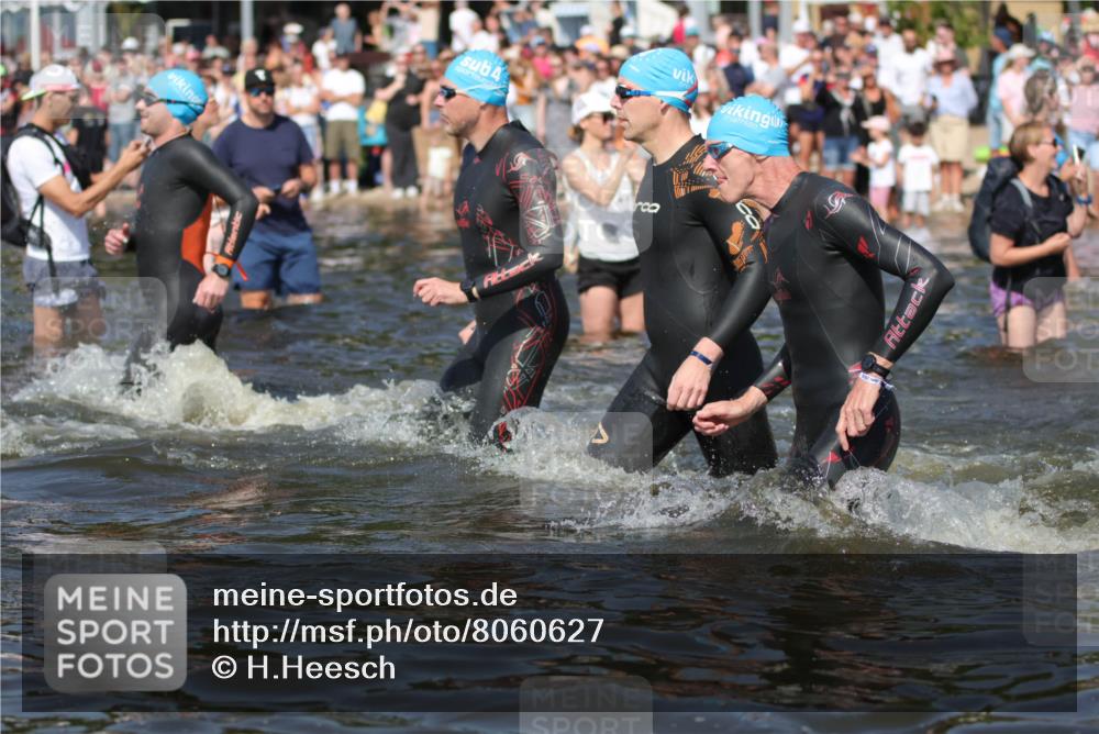 22.06.2025 - Viking Triathlon H.Heesch http://msf.ph/oto/8060627 22.06.2025 10:02:45 Schwimmen 40, 98, 161, 164, 264, 323, 340, 366, 427, 429, 430, 486, 548, 552, 608 meine-sportfotos.de
