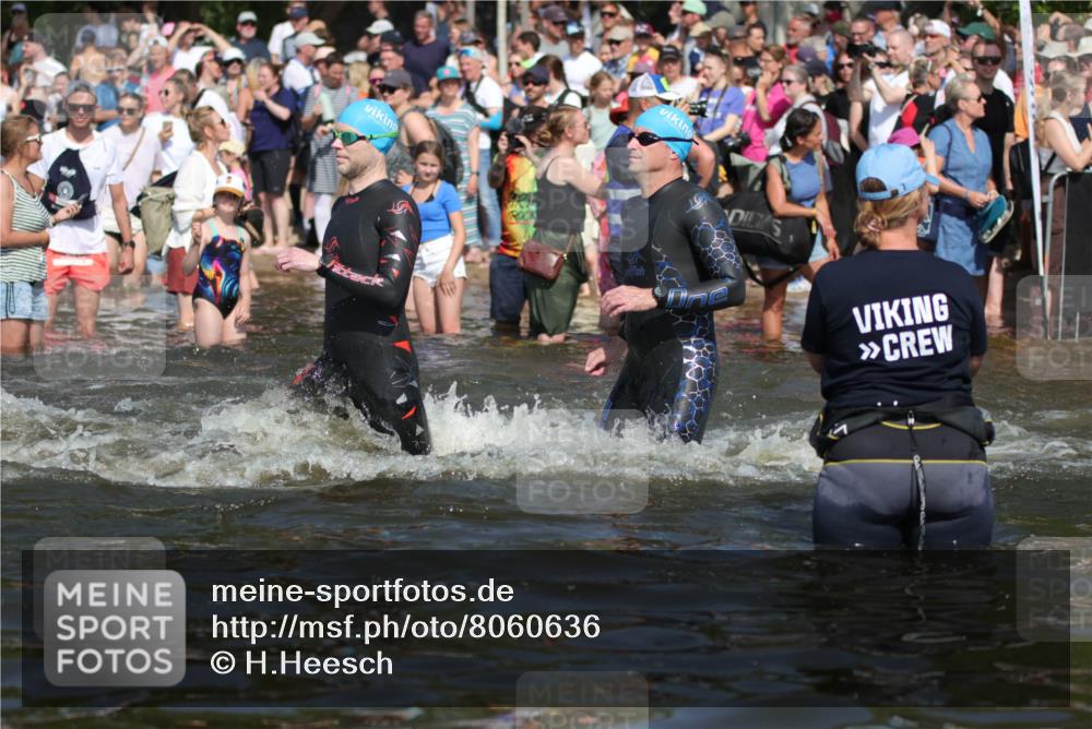 22.06.2025 - Viking Triathlon H.Heesch http://msf.ph/oto/8060636 22.06.2025 10:02:47 Schwimmen 40, 98, 161, 164, 264, 323, 340, 366, 427, 429, 430, 486, 548, 552, 608 meine-sportfotos.de