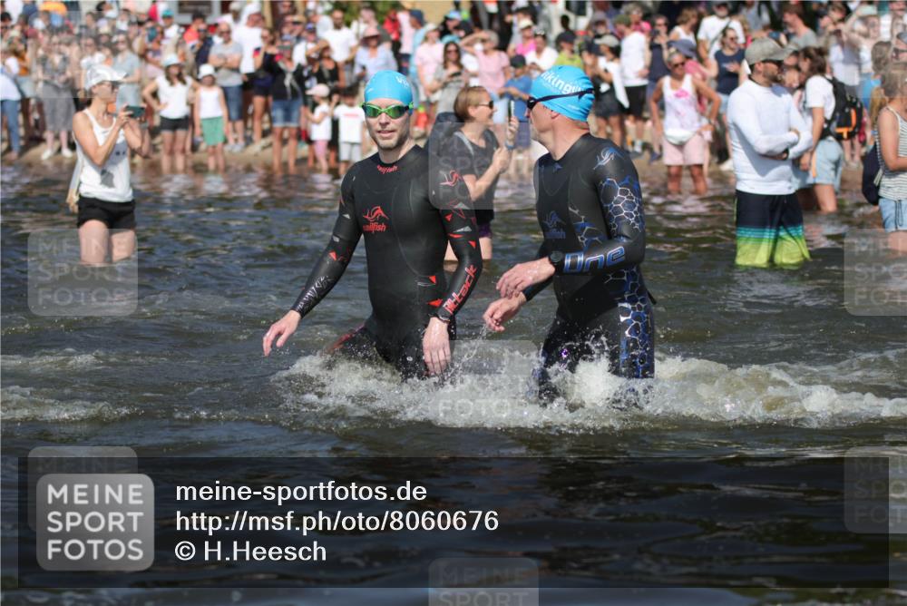 22.06.2025 - Viking Triathlon H.Heesch http://msf.ph/oto/8060676 22.06.2025 10:02:49 Schwimmen 5, 40, 43, 98, 164, 323, 340, 366, 427, 429, 430, 486, 548, 552, 554, 608 meine-sportfotos.de