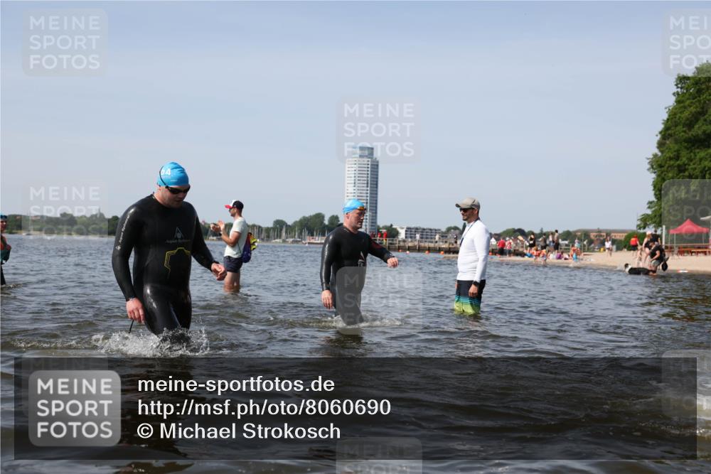 22.06.2025 - Viking Triathlon Michael Strokosch http://msf.ph/oto/8060690 22.06.2025 10:44:13 Schwimmen 103, 123, 130, 343, 439, 442, 467, 627, 637, 650 meine-sportfotos.de