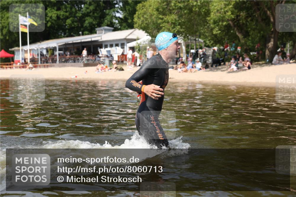 22.06.2025 - Viking Triathlon Michael Strokosch http://msf.ph/oto/8060713 22.06.2025 10:59:29 Schwimmen 459, 476 meine-sportfotos.de