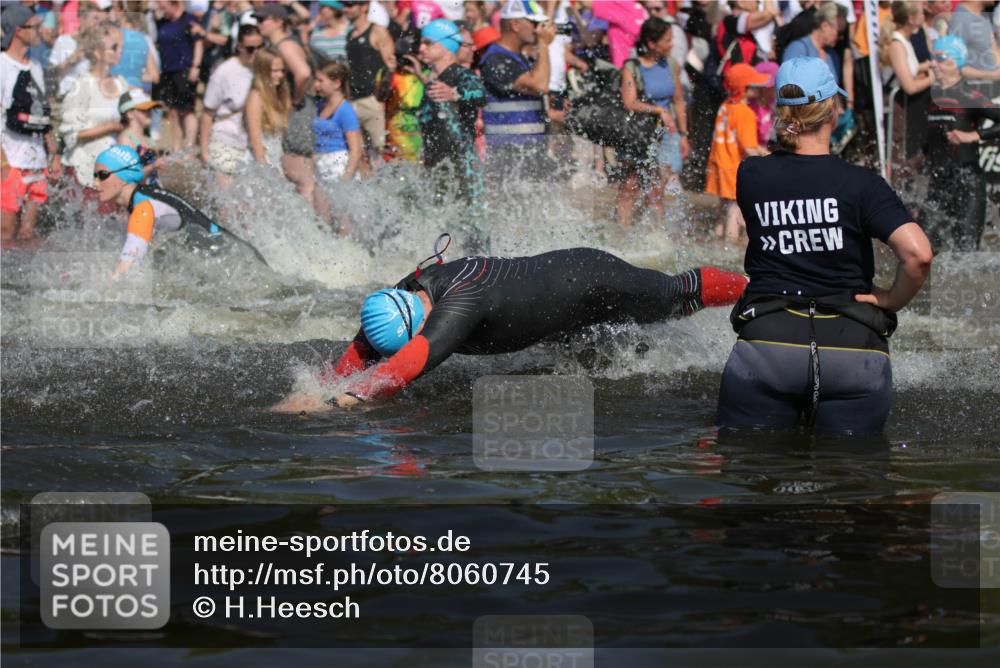 22.06.2025 - Viking Triathlon H.Heesch http://msf.ph/oto/8060745 22.06.2025 10:02:56 Schwimmen 5, 40, 43, 47, 101, 154, 164, 233, 340, 398, 475, 548, 554, 608, 632 meine-sportfotos.de