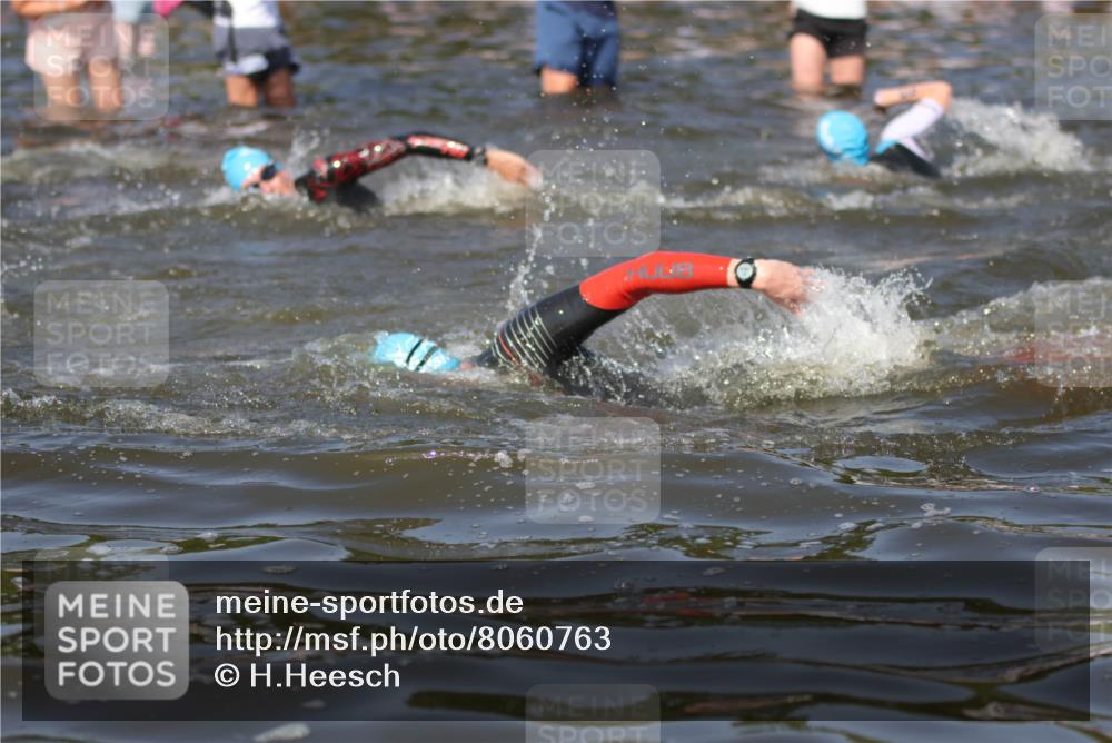 22.06.2025 - Viking Triathlon H.Heesch http://msf.ph/oto/8060763 22.06.2025 10:02:58 Schwimmen 5, 40, 43, 47, 101, 154, 164, 233, 340, 398, 475, 548, 554, 608, 632 meine-sportfotos.de