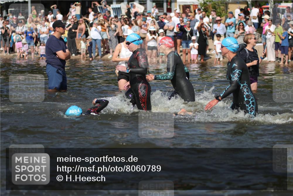 22.06.2025 - Viking Triathlon H.Heesch http://msf.ph/oto/8060789 22.06.2025 10:03:03 Schwimmen 5, 43, 47, 101, 154, 177, 204, 233, 349, 398, 475, 478, 554, 602, 632 meine-sportfotos.de
