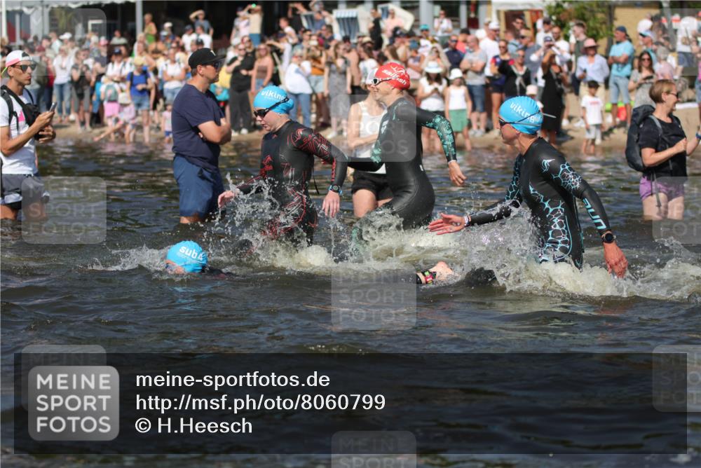 22.06.2025 - Viking Triathlon H.Heesch http://msf.ph/oto/8060799 22.06.2025 10:03:03 Schwimmen 5, 43, 47, 101, 154, 177, 204, 233, 349, 398, 475, 478, 554, 602, 632 meine-sportfotos.de