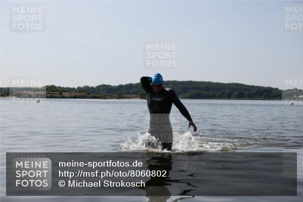 22.06.2025 - Viking Triathlon Michael Strokosch http://msf.ph/oto/8060802 22.06.2025 10:22:40 Schwimmen 100 meine-sportfotos.de