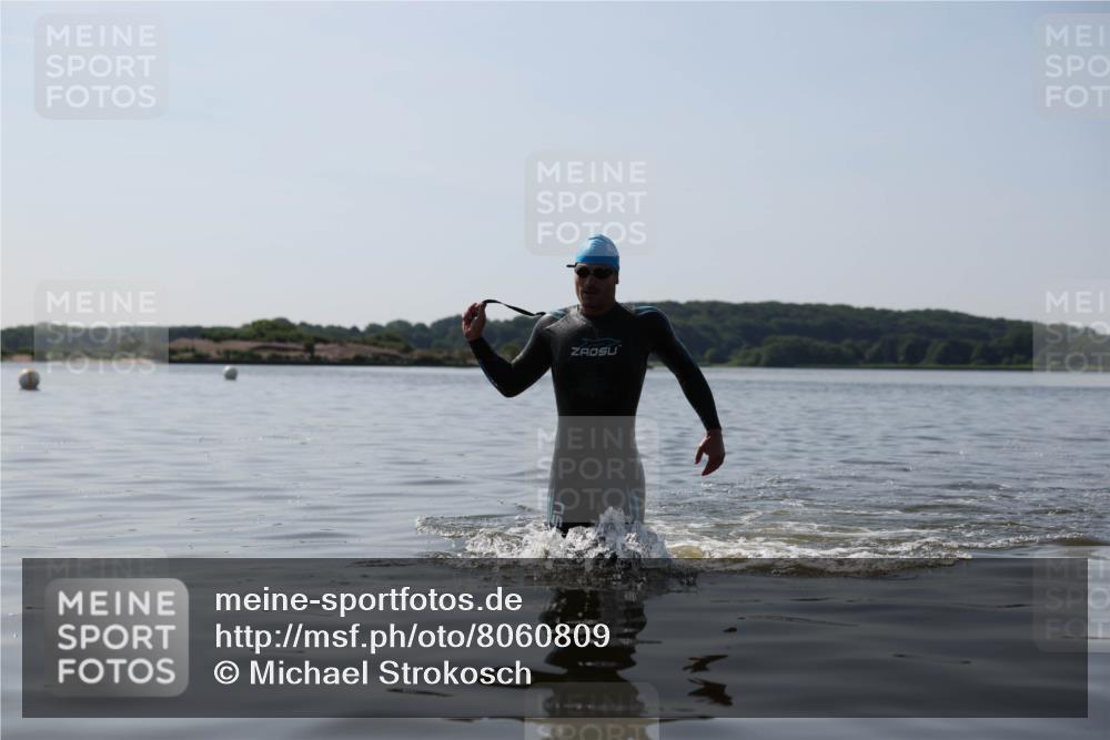 22.06.2025 - Viking Triathlon Michael Strokosch http://msf.ph/oto/8060809 22.06.2025 10:22:40 Schwimmen 100 meine-sportfotos.de