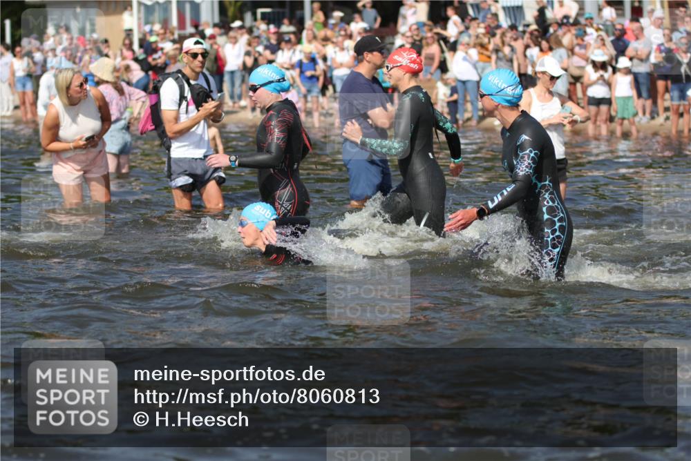 22.06.2025 - Viking Triathlon H.Heesch http://msf.ph/oto/8060813 22.06.2025 10:03:03 Schwimmen 5, 43, 47, 101, 154, 177, 204, 233, 349, 398, 475, 478, 554, 602, 632 meine-sportfotos.de