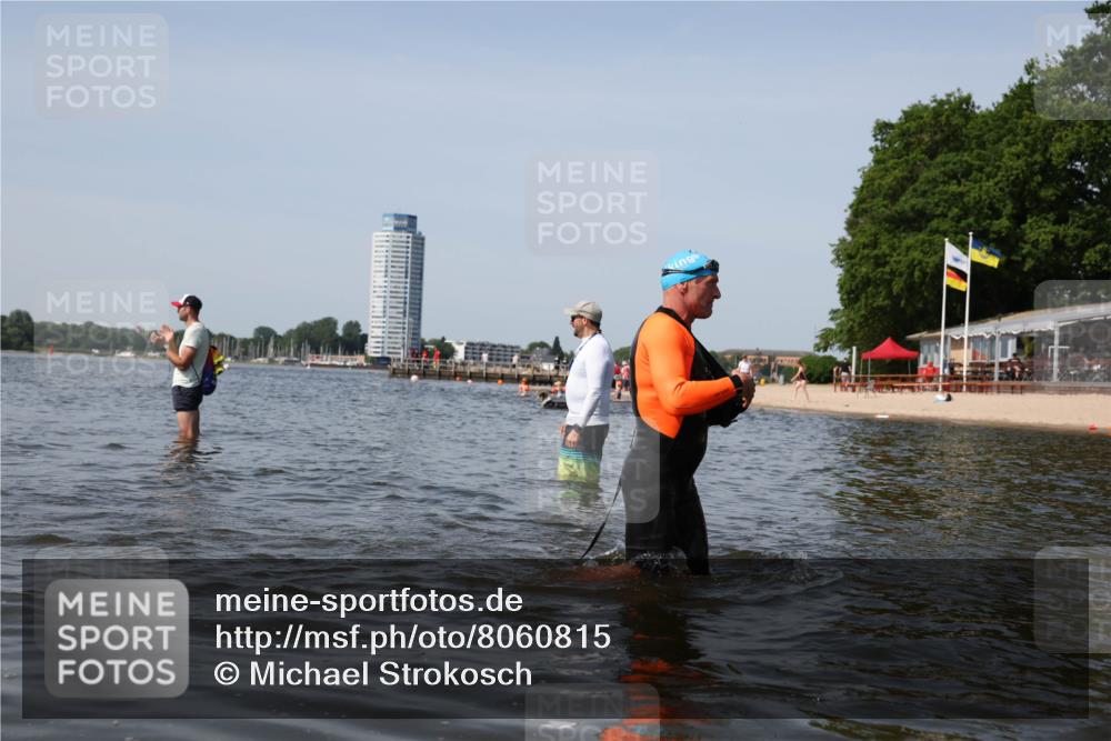 22.06.2025 - Viking Triathlon Michael Strokosch http://msf.ph/oto/8060815 22.06.2025 10:44:28 Schwimmen 103, 130, 205, 219 meine-sportfotos.de
