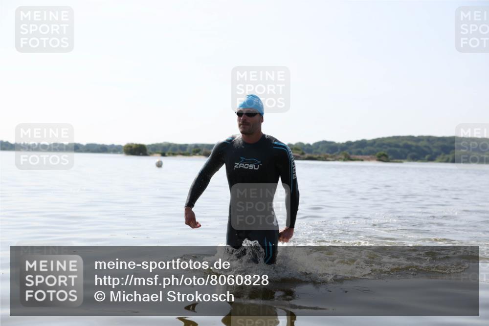 22.06.2025 - Viking Triathlon Michael Strokosch http://msf.ph/oto/8060828 22.06.2025 10:22:42 Schwimmen 100 meine-sportfotos.de