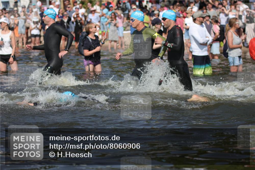 22.06.2025 - Viking Triathlon H.Heesch http://msf.ph/oto/8060906 22.06.2025 10:03:14 Schwimmen 20, 134, 187, 208, 229, 334, 348, 505, 524, 636, 660 meine-sportfotos.de