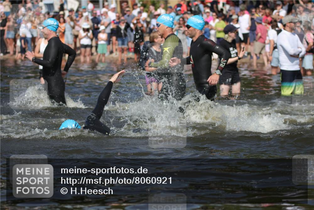 22.06.2025 - Viking Triathlon H.Heesch http://msf.ph/oto/8060921 22.06.2025 10:03:14 Schwimmen 20, 134, 187, 208, 229, 334, 348, 505, 524, 636, 660 meine-sportfotos.de