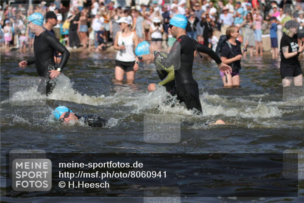 22.06.2025 - Viking Triathlon H.Heesch http://msf.ph/oto/8060941 22.06.2025 10:03:15 Schwimmen 20, 34, 89, 134, 163, 187, 208, 229, 334, 348, 505, 524, 540, 636, 660 meine-sportfotos.de