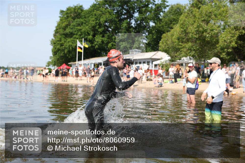 22.06.2025 - Viking Triathlon Michael Strokosch http://msf.ph/oto/8060959 22.06.2025 10:24:11 Schwimmen 609 meine-sportfotos.de