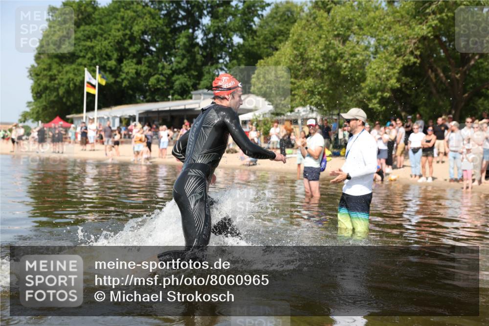 22.06.2025 - Viking Triathlon Michael Strokosch http://msf.ph/oto/8060965 22.06.2025 10:24:11 Schwimmen 609 meine-sportfotos.de