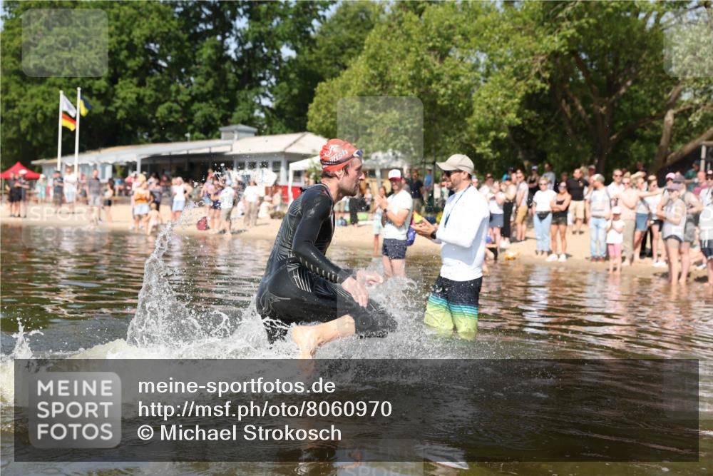 22.06.2025 - Viking Triathlon Michael Strokosch http://msf.ph/oto/8060970 22.06.2025 10:24:11 Schwimmen 609 meine-sportfotos.de