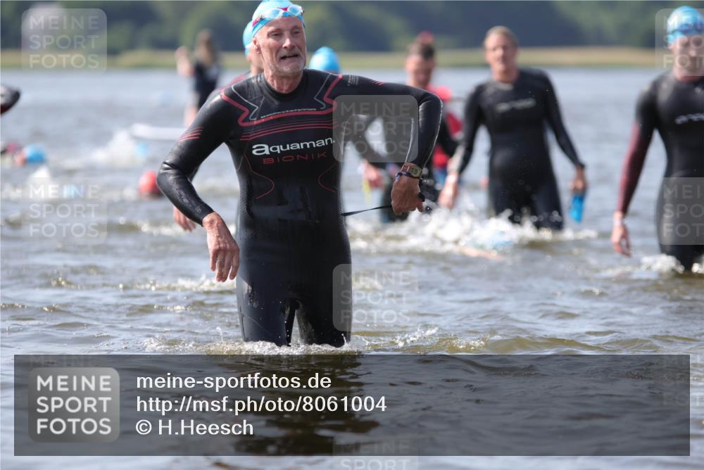 22.06.2025 - Viking Triathlon H.Heesch http://msf.ph/oto/8061004 22.06.2025 10:38:49 Schwimmen 26, 40, 57, 135, 148, 164, 181, 185, 210, 211, 215, 315, 327, 336, 408, 416, 451 meine-sportfotos.de