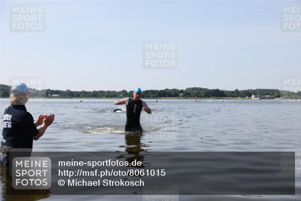 22.06.2025 - Viking Triathlon Michael Strokosch http://msf.ph/oto/8061015 22.06.2025 10:24:43 Schwimmen 329 meine-sportfotos.de