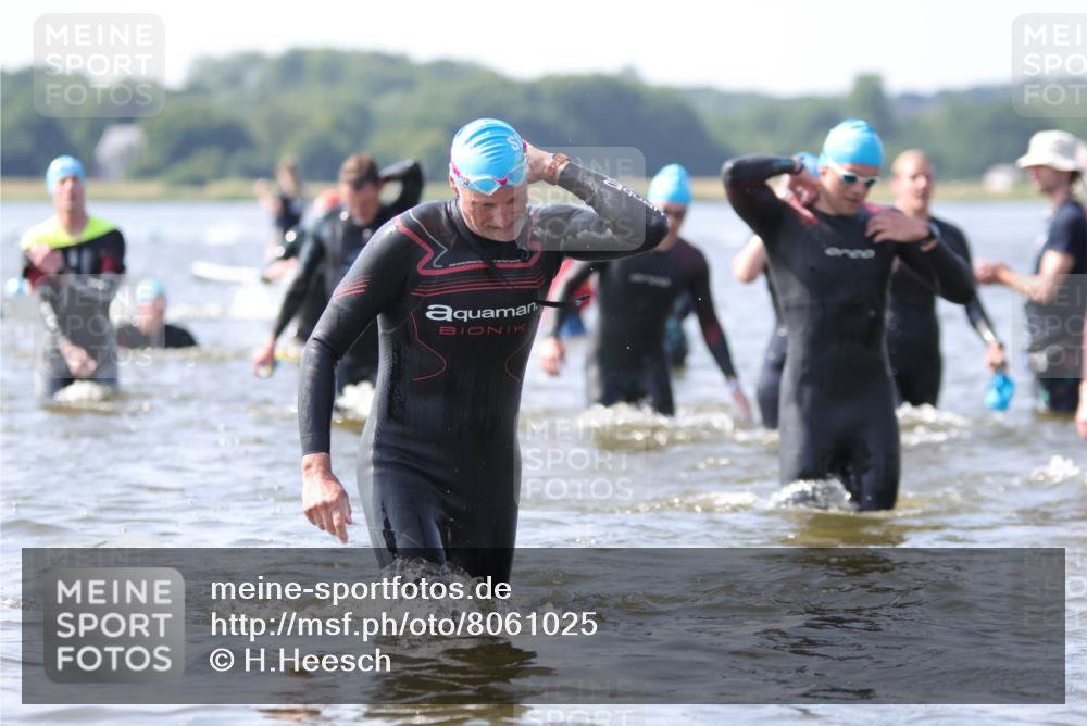 22.06.2025 - Viking Triathlon H.Heesch http://msf.ph/oto/8061025 22.06.2025 10:38:53 Schwimmen 26, 40, 57, 79, 135, 148, 164, 181, 185, 210, 211, 315, 327, 336, 408, 416, 451, 654 meine-sportfotos.de