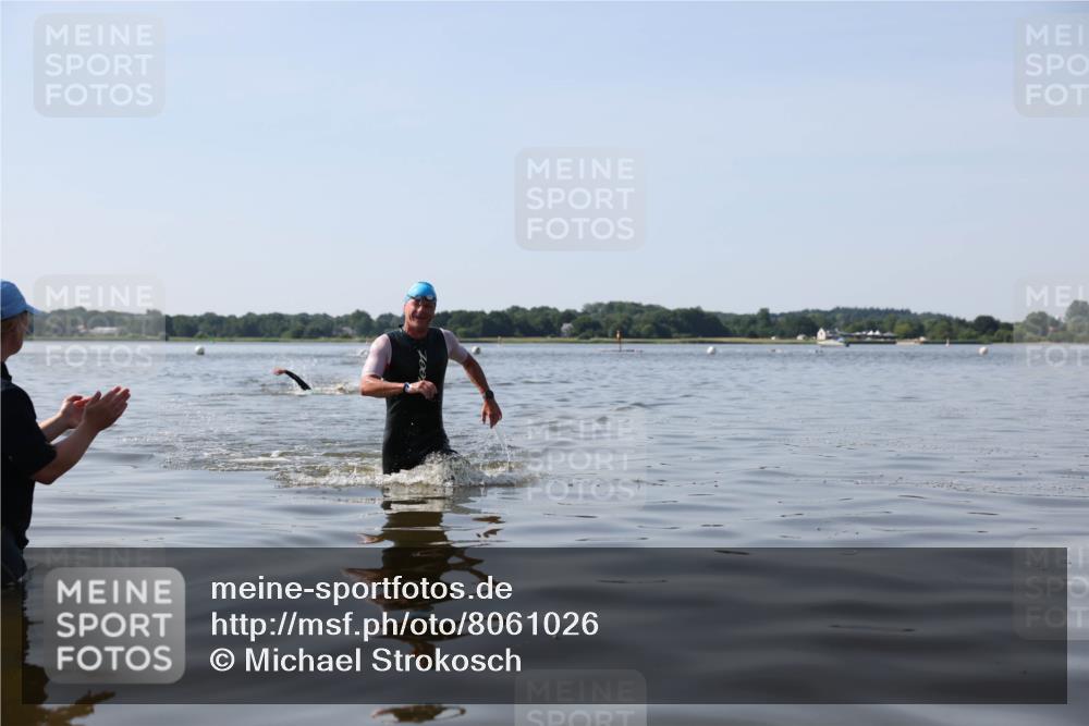 22.06.2025 - Viking Triathlon Michael Strokosch http://msf.ph/oto/8061026 22.06.2025 10:24:44 Schwimmen 329 meine-sportfotos.de