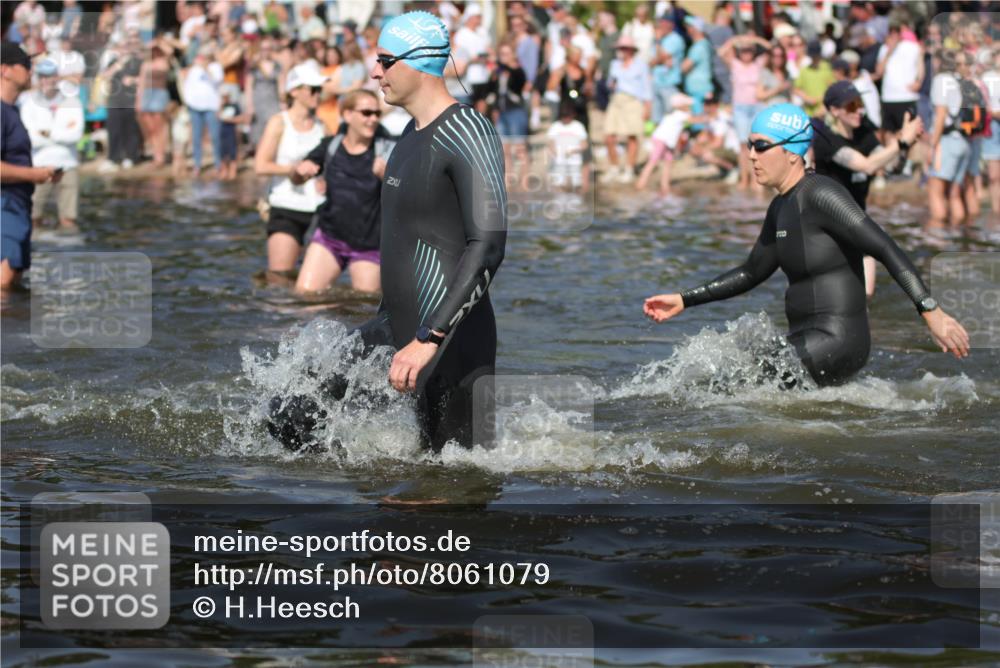 22.06.2025 - Viking Triathlon H.Heesch http://msf.ph/oto/8061079 22.06.2025 10:03:30 Schwimmen 25, 42, 58, 88, 179, 182, 221, 251, 324, 332, 434, 454, 556, 645, 659 meine-sportfotos.de