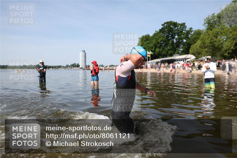 22.06.2025 - Viking Triathlon Michael Strokosch http://msf.ph/oto/8061121 22.06.2025 10:24:49 Schwimmen 4, 329 meine-sportfotos.de