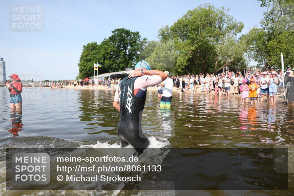 22.06.2025 - Viking Triathlon Michael Strokosch http://msf.ph/oto/8061133 22.06.2025 10:24:50 Schwimmen 4, 329, 521 meine-sportfotos.de