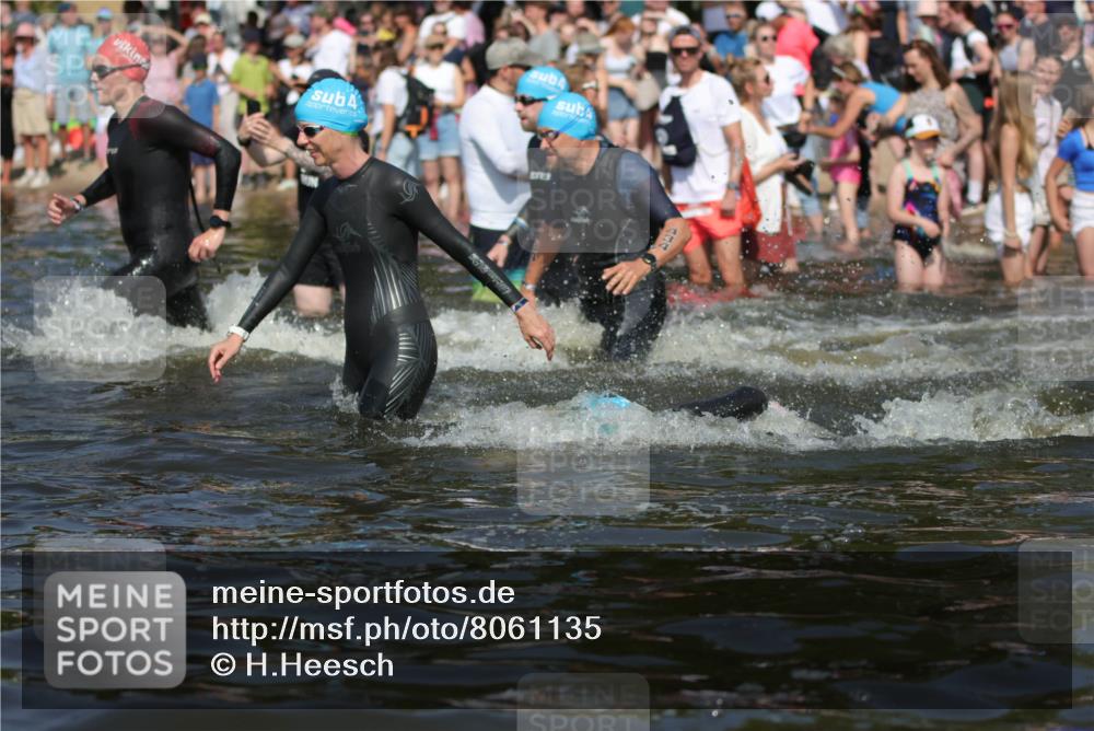 22.06.2025 - Viking Triathlon H.Heesch http://msf.ph/oto/8061135 22.06.2025 10:03:37 Schwimmen 42, 58, 62, 79, 148, 179, 182, 221, 434, 454, 556, 619, 635, 645, 659 meine-sportfotos.de