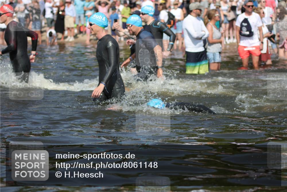 22.06.2025 - Viking Triathlon H.Heesch http://msf.ph/oto/8061148 22.06.2025 10:03:37 Schwimmen 42, 58, 62, 79, 148, 179, 182, 221, 434, 454, 556, 619, 635, 645, 659 meine-sportfotos.de