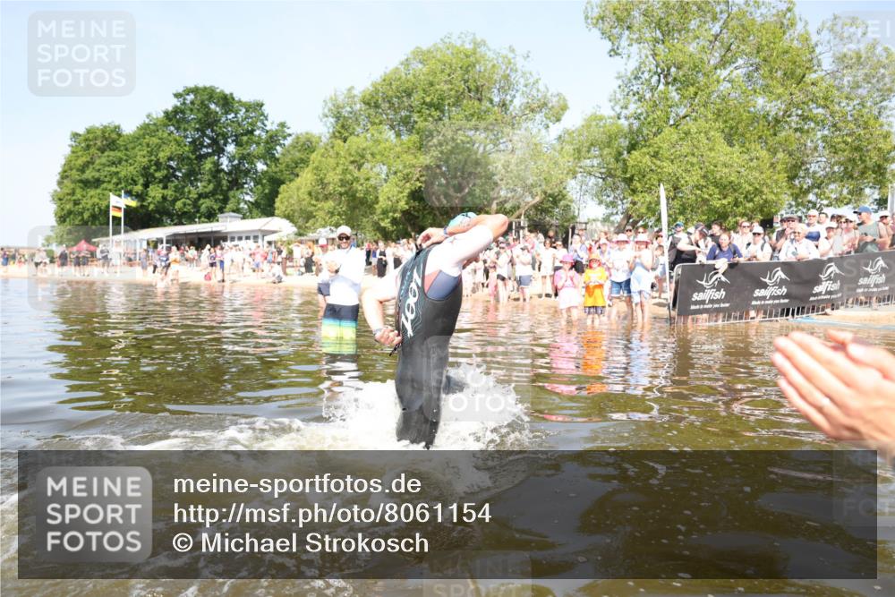 22.06.2025 - Viking Triathlon Michael Strokosch http://msf.ph/oto/8061154 22.06.2025 10:24:51 Schwimmen 4, 329, 521 meine-sportfotos.de