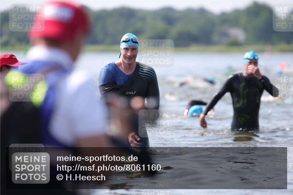 22.06.2025 - Viking Triathlon H.Heesch http://msf.ph/oto/8061160 22.06.2025 10:39:32 Schwimmen 25, 29, 83, 86, 93, 117, 138, 150, 195, 244, 298, 324, 337, 423, 474, 529 meine-sportfotos.de