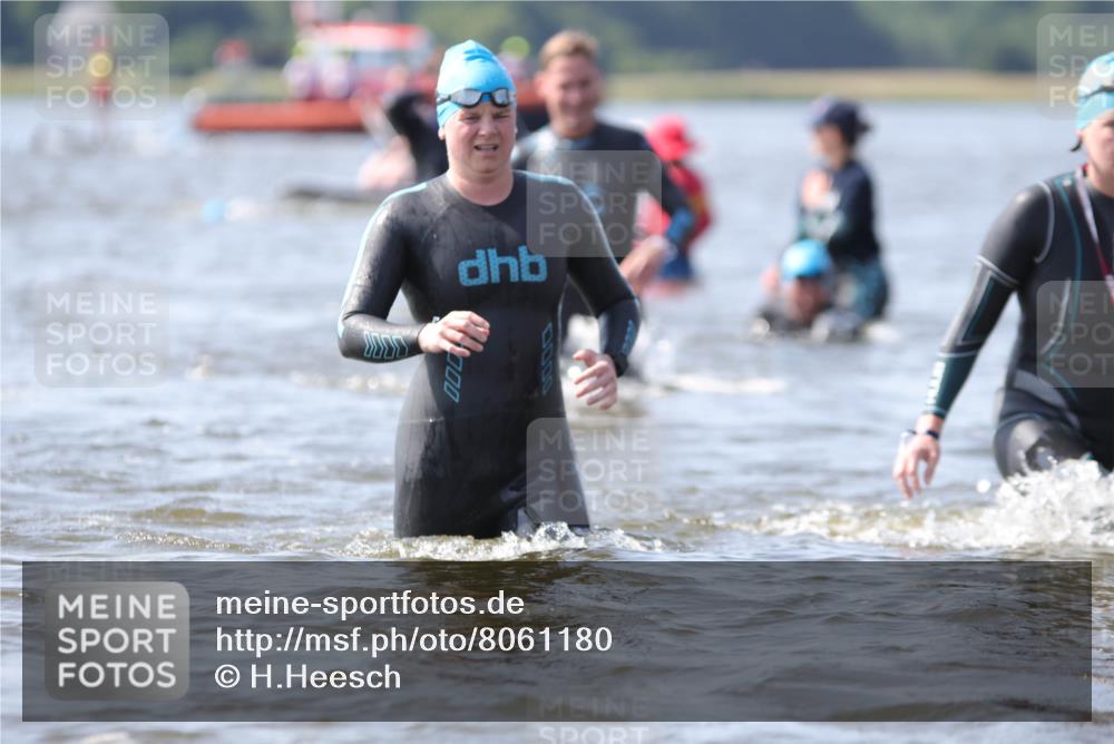 22.06.2025 - Viking Triathlon H.Heesch http://msf.ph/oto/8061180 22.06.2025 10:39:38 Schwimmen 25, 29, 86, 93, 117, 138, 150, 244, 337, 423, 437, 518, 529 meine-sportfotos.de
