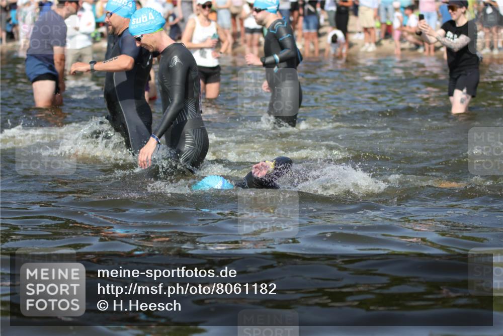 22.06.2025 - Viking Triathlon H.Heesch http://msf.ph/oto/8061182 22.06.2025 10:03:39 Schwimmen 58, 62, 79, 108, 148, 179, 182, 434, 454, 456, 619, 635, 645, 648, 659 meine-sportfotos.de