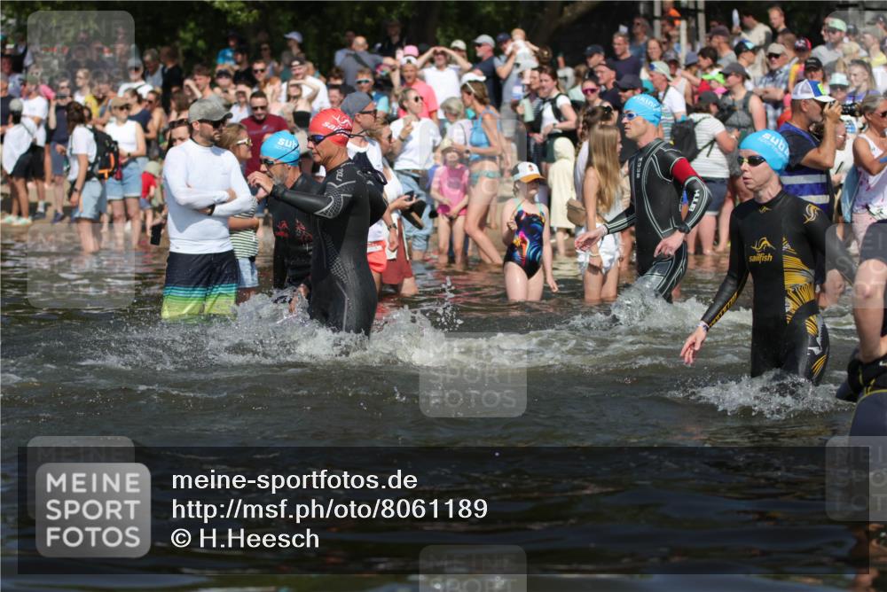 22.06.2025 - Viking Triathlon H.Heesch http://msf.ph/oto/8061189 22.06.2025 10:03:42 Schwimmen 58, 62, 79, 108, 148, 157, 179, 296, 434, 456, 619, 635, 645, 648, 659 meine-sportfotos.de