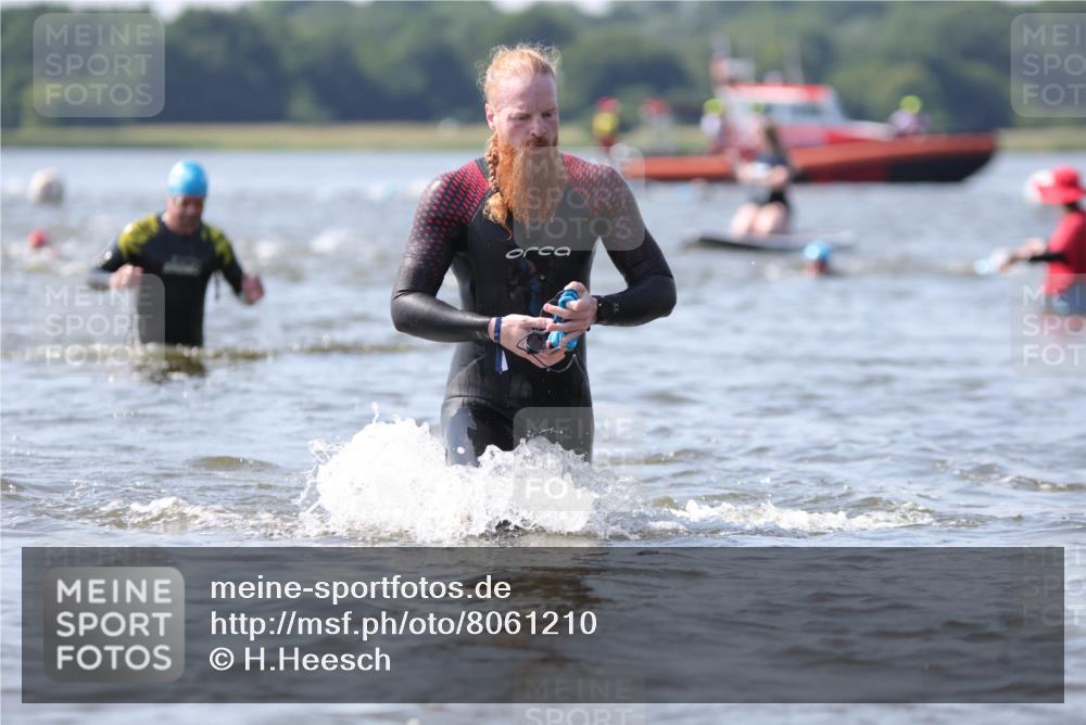 22.06.2025 - Viking Triathlon H.Heesch http://msf.ph/oto/8061210 22.06.2025 10:39:49 Schwimmen 25, 29, 86, 244, 283, 423, 437, 518 meine-sportfotos.de