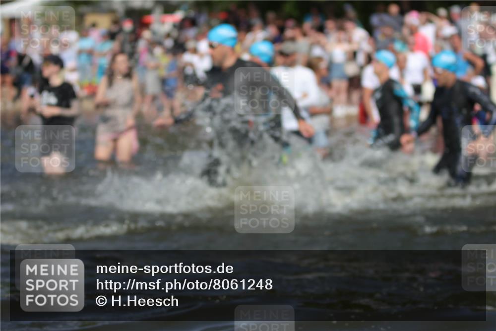 22.06.2025 - Viking Triathlon H.Heesch http://msf.ph/oto/8061248 22.06.2025 10:03:47 Schwimmen 26, 62, 77, 79, 108, 148, 157, 296, 396, 451, 456, 495, 619, 635, 648 meine-sportfotos.de