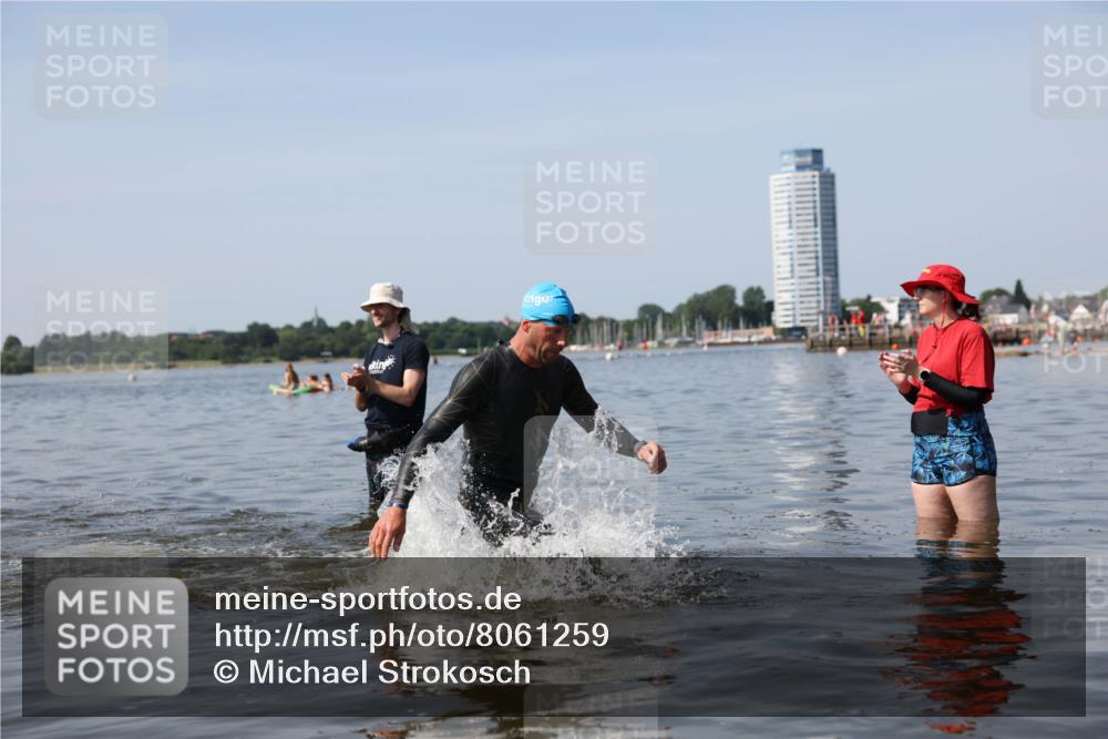 22.06.2025 - Viking Triathlon Michael Strokosch http://msf.ph/oto/8061259 22.06.2025 10:25:21 Schwimmen 122, 641 meine-sportfotos.de