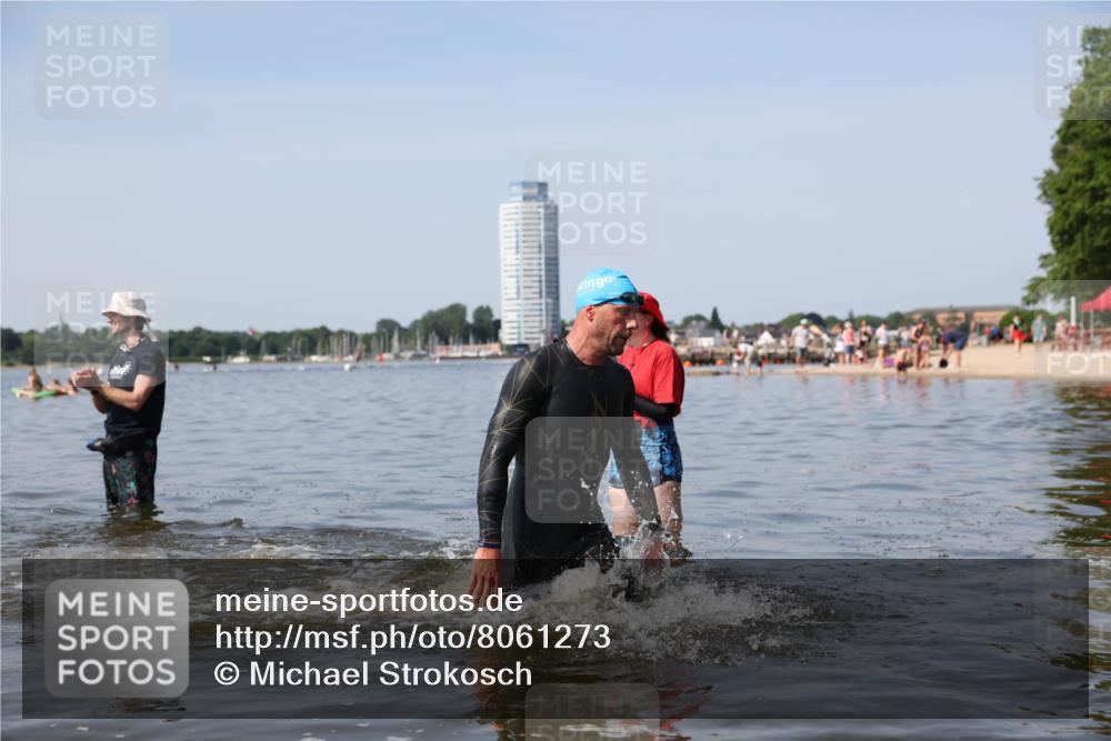 22.06.2025 - Viking Triathlon Michael Strokosch http://msf.ph/oto/8061273 22.06.2025 10:25:22 Schwimmen 122, 641 meine-sportfotos.de