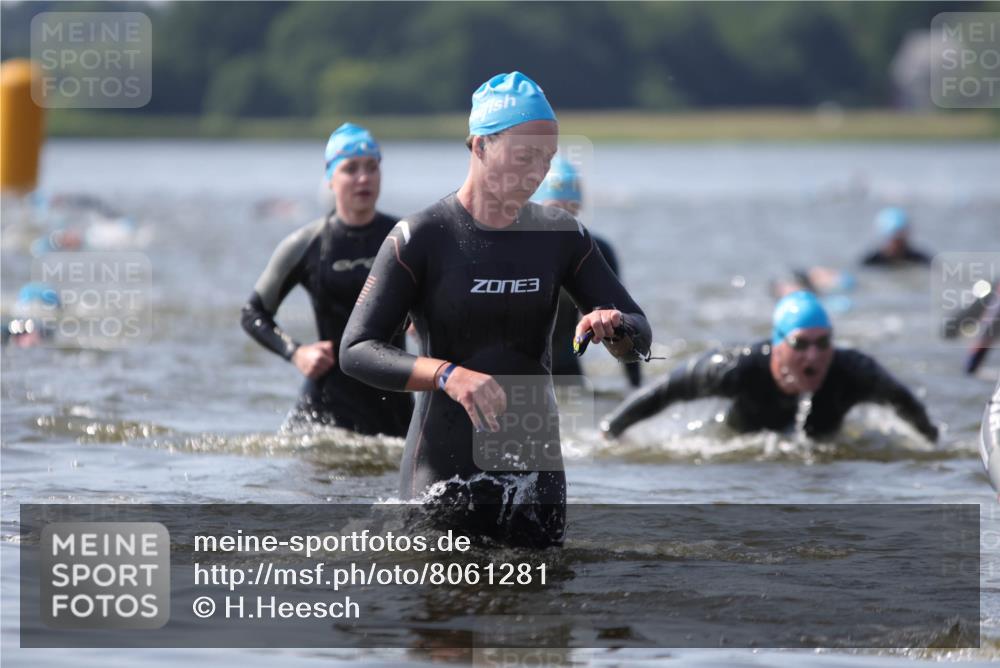 22.06.2025 - Viking Triathlon H.Heesch http://msf.ph/oto/8061281 22.06.2025 10:40:14 Schwimmen 248, 254, 375, 379, 385, 394, 487, 511, 517, 538, 553 meine-sportfotos.de