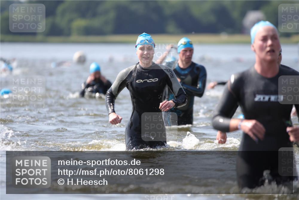 22.06.2025 - Viking Triathlon H.Heesch http://msf.ph/oto/8061298 22.06.2025 10:40:16 Schwimmen 228, 248, 254, 291, 375, 379, 385, 394, 487, 511, 517, 553 meine-sportfotos.de