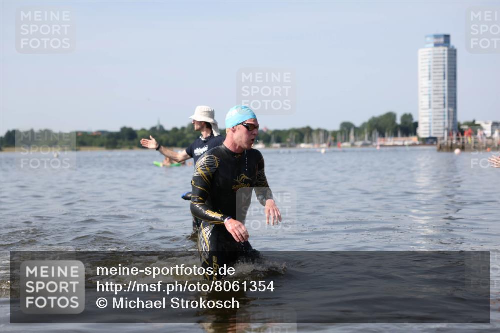 22.06.2025 - Viking Triathlon Michael Strokosch http://msf.ph/oto/8061354 22.06.2025 10:25:36 Schwimmen 2, 10, 420, 455, 485, 544, 557 meine-sportfotos.de
