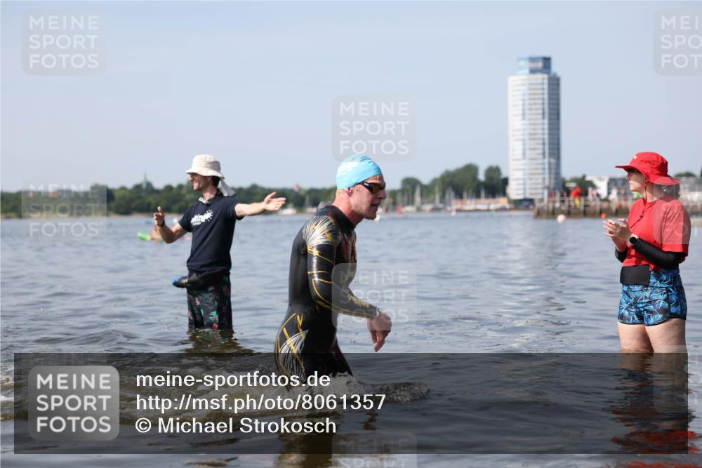 22.06.2025 - Viking Triathlon Michael Strokosch http://msf.ph/oto/8061357 22.06.2025 10:25:36 Schwimmen 2, 10, 420, 455, 485, 544, 557 meine-sportfotos.de