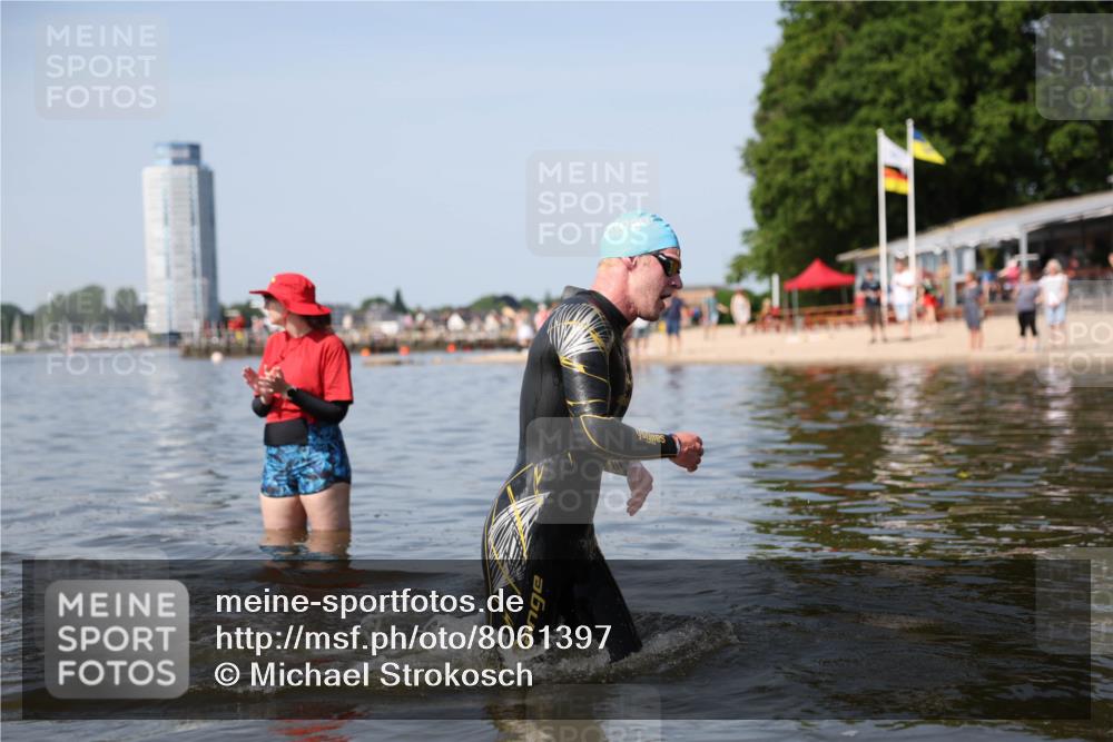 22.06.2025 - Viking Triathlon Michael Strokosch http://msf.ph/oto/8061397 22.06.2025 10:25:38 Schwimmen 2, 10, 420, 455, 485, 544, 557 meine-sportfotos.de