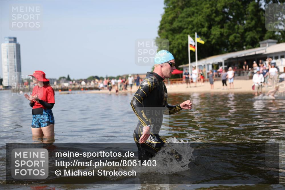 22.06.2025 - Viking Triathlon Michael Strokosch http://msf.ph/oto/8061403 22.06.2025 10:25:39 Schwimmen 2, 10, 420, 455, 485, 544, 557 meine-sportfotos.de