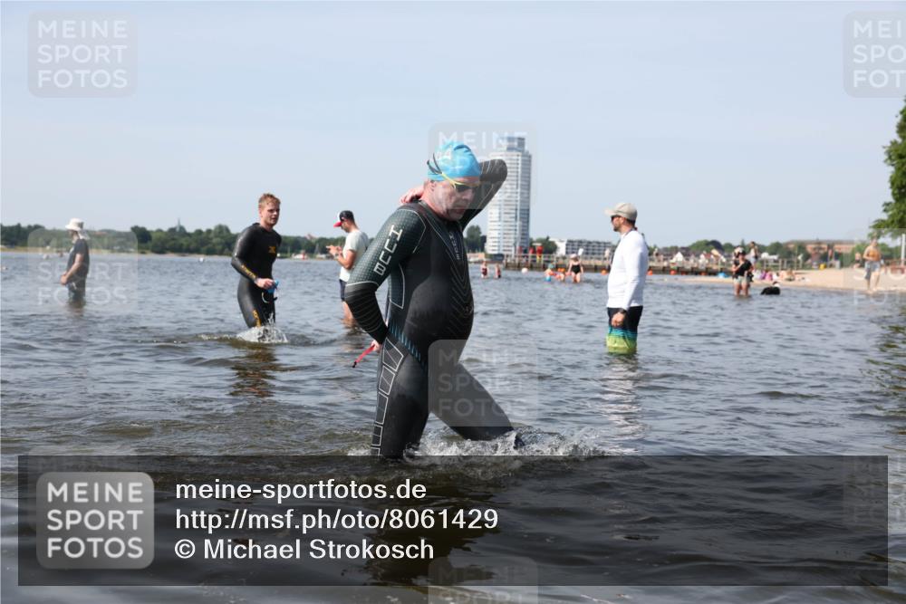 22.06.2025 - Viking Triathlon Michael Strokosch http://msf.ph/oto/8061429 22.06.2025 10:46:11 Schwimmen 121, 144, 213, 217, 342, 525, 647 meine-sportfotos.de