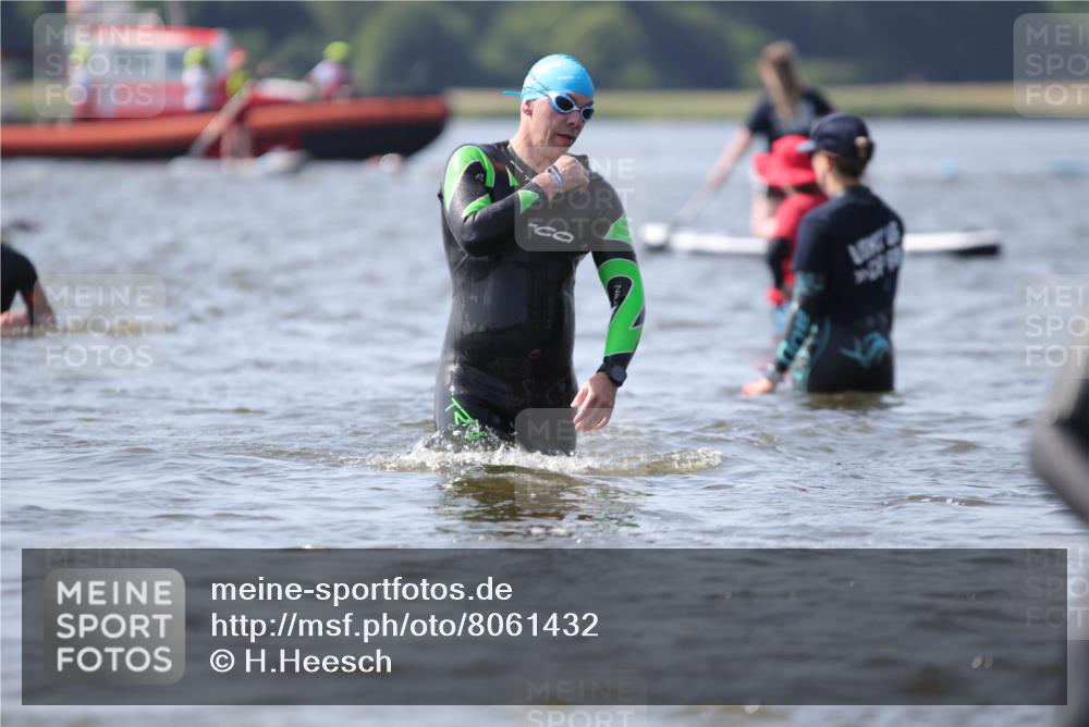 22.06.2025 - Viking Triathlon H.Heesch http://msf.ph/oto/8061432 22.06.2025 10:40:54 Schwimmen 59, 153, 266, 389, 397, 462, 496, 530 meine-sportfotos.de